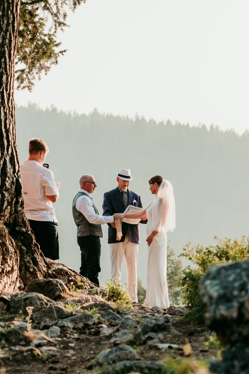 Wedding Photography, a small elopement ceremony in the mountains